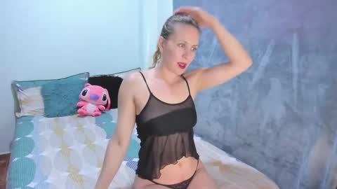 JENNY online show from November 2025 09:13:01 PM