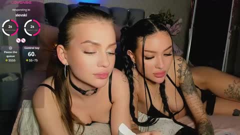 Jess blond and Leila brunette online show from May 2026 04:04:02 PM