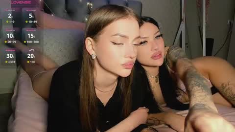 Jess blond and Leila brunette online show from May 2026 12:46:01 PM