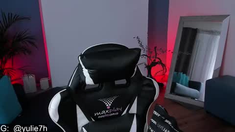  ...  online show from November 2025 07:23:01 PM