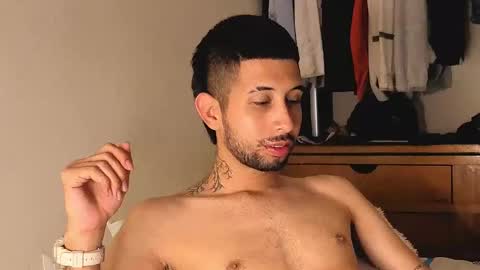 Snapshot of _johan_xxx chatting on May 2026 10:48:02 PM Steven online show from May 2026 10:48:02 PM