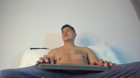 Snapshot of _juanes__ chatting on December 2024 12:21:02 AM _juanes__ online show from December 2024 12:21:02 AM