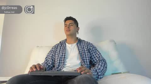 Snapshot of _juanes__ chatting on December 2024 06:25:01 PM _juanes__ online show from December 2024 06:25:01 PM