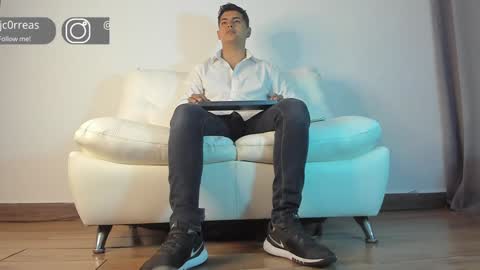 Snapshot of _juanes__ chatting on January 2025 10:11:02 PM _juanes__ online show from January 2025 10:11:02 PM