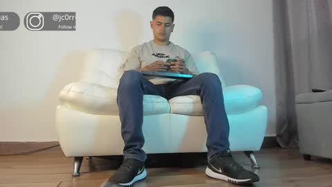 Snapshot of _juanes__ chatting on January 2025 07:17:01 PM _juanes__ online show from January 2025 07:17:01 PM