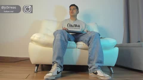 Snapshot of _juanes__ chatting on January 2025 11:50:01 PM _juanes__ online show from January 2025 11:50:01 PM