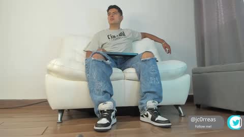 Snapshot of _juanes__ chatting on February 2025 03:19:01 PM _juanes__ online show from February 2025 03:19:01 PM