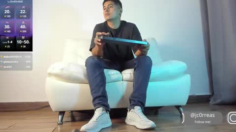 Snapshot of _juanes__ chatting on February 2025 09:20:02 PM _juanes__ online show from February 2025 09:20:02 PM