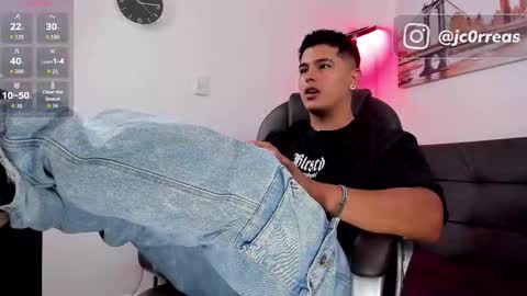 Snapshot of _juanes__ chatting on October 2025 10:30:02 PM _juanes__ online show from October 2025 10:30:02 PM