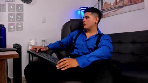 Snapshot of _juanes__ chatting on October 2025 09:11:01 PM _juanes__ online show from October 2025 09:11:01 PM