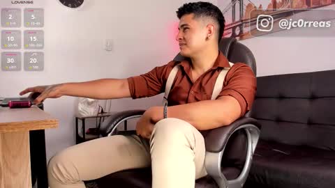 Snapshot of _juanes__ chatting on November 2025 10:32:02 PM _juanes__ online show from November 2025 10:32:02 PM