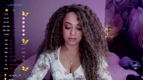 Snapshot of _just_a_queen_3 chatting on December 2024 06:28:02 PM _just_a_queen_3 online show from December 2024 06:28:02 PM