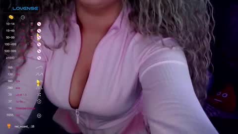 Snapshot of _just_a_queen_3 chatting on February 2025 05:58:02 PM _just_a_queen_3 online show from February 2025 05:58:02 PM