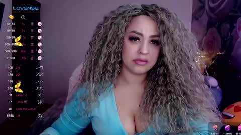 Snapshot of _just_a_queen_3 chatting on March 2025 05:34:02 PM _just_a_queen_3 online show from March 2025 05:34:02 PM