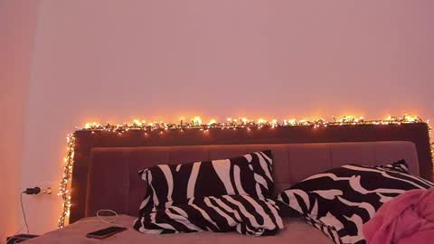 _just_a_simple_girl online show from January 2025 01:20:01 PM