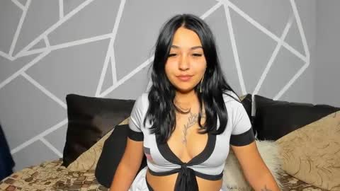 Dennise online show from October 2025 07:55:01 PM