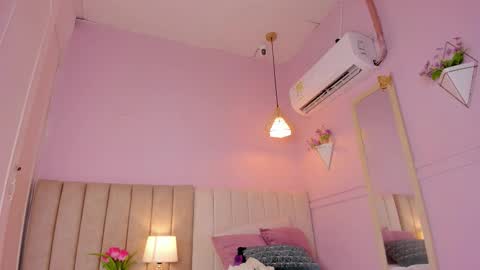 Snapshot of _karol_18 chatting on October 2025 12:45:02 PM karol online show from October 2025 12:45:02 PM