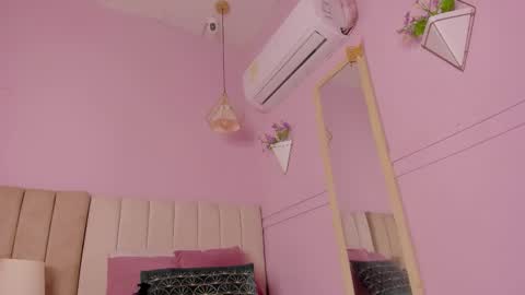 Snapshot of _karol_18 chatting on October 2025 06:43:01 PM karol online show from October 2025 06:43:01 PM