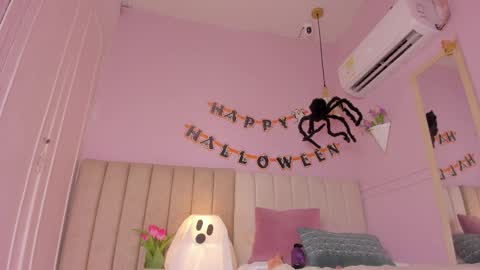 Snapshot of _karol_18 chatting on November 2025 11:34:01 AM karol online show from November 2025 11:34:01 AM