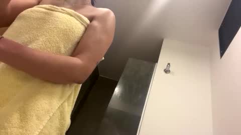 Snapshot of _kathya_spinelli_ chatting on October 2025 12:02:01 PM kathy online show from October 2025 12:02:01 PM