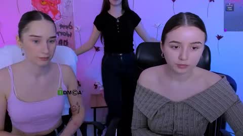 _kellykitten_ online show from April 2026 09:02:01 AM
