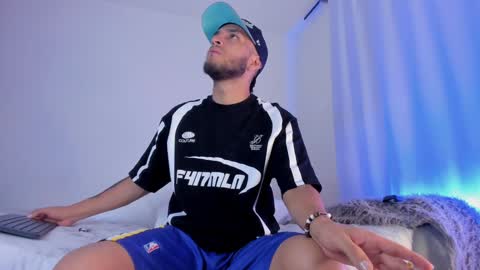 Snapshot of _kevin_xxx chatting on January 2025 05:05:02 AM online show from January 2025 05:05:02 AM