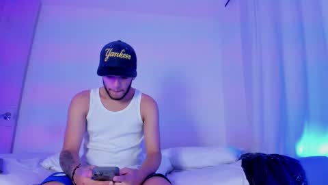 Snapshot of _kevin_xxx chatting on September 2025 05:42:01 AM online show from September 2025 05:42:01 AM