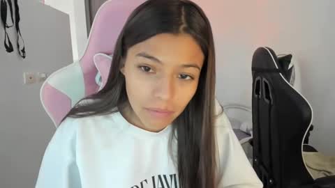 khloe sweet online show from October 2025 06:05:01 PM