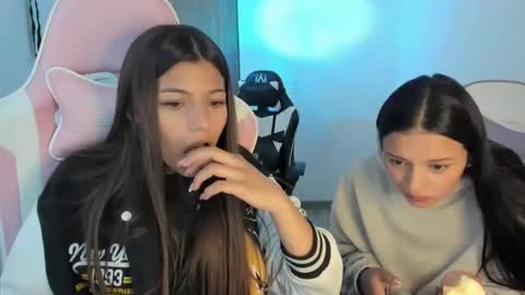 khloe sweet online show from November 2025 08:08:02 PM