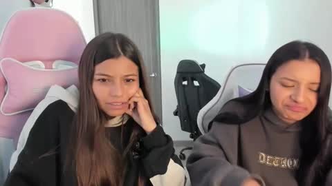 khloe sweet online show from November 2025 03:14:02 PM