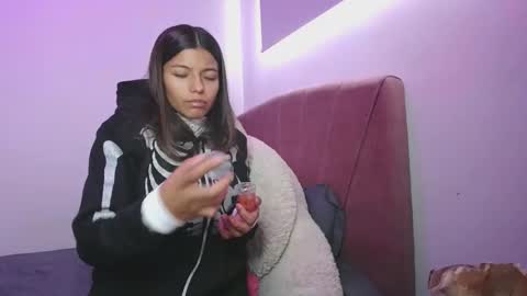 khloe sweet online show from February 2026 04:45:02 PM