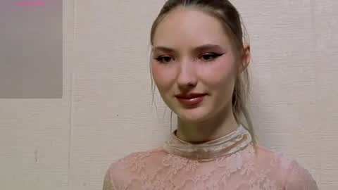 _kikiclark_ online show from May 2026 07:42:02 PM
