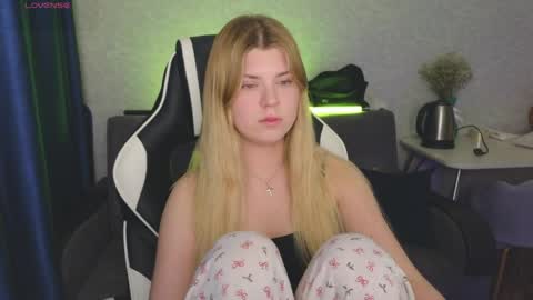 Molly   Emily online show from April 2026 09:23:01 PM