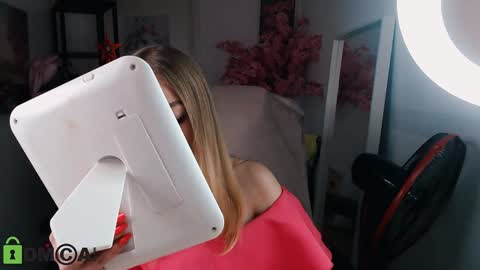 Snapshot of _kittyboo chatting on January 2025 04:46:01 PM Aleksa online show from January 2025 04:46:01 PM