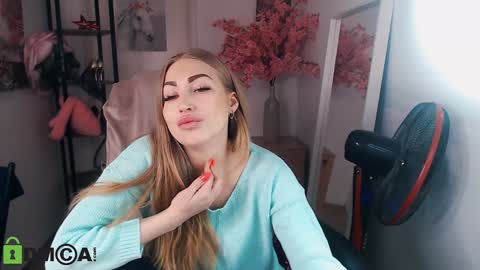 Snapshot of _kittyboo chatting on January 2025 12:07:02 PM Aleksa online show from January 2025 12:07:02 PM