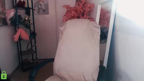 Snapshot of _kittyboo chatting on February 2025 11:49:01 AM Aleksa online show from February 2025 11:49:01 AM