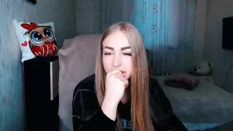 Snapshot of _kittyboo chatting on September 2025 02:19:01 PM Aleksa online show from September 2025 02:19:01 PM