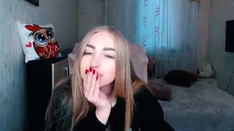 Snapshot of _kittyboo chatting on September 2025 11:14:01 AM Aleksa online show from September 2025 11:14:01 AM