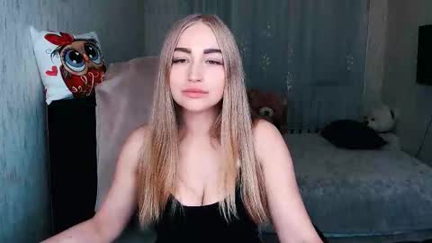 Snapshot of _kittyboo chatting on October 2025 07:00:01 PM Aleksa online show from October 2025 07:00:01 PM