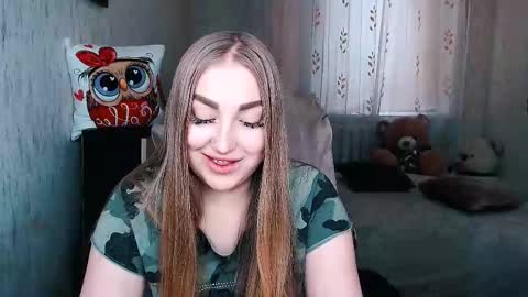 Snapshot of _kittyboo chatting on February 2026 08:09:01 AM Aleksa online show from February 2026 08:09:01 AM