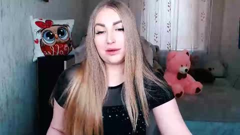 Snapshot of _kittyboo chatting on March 2026 07:14:02 AM Aleksa online show from March 2026 07:14:02 AM