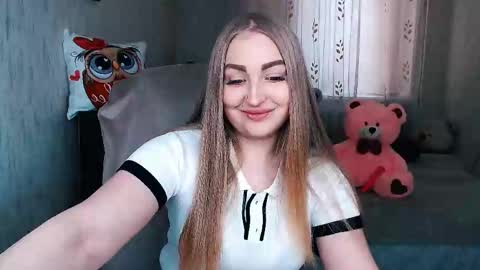 Snapshot of _kittyboo chatting on March 2026 07:25:01 AM Aleksa online show from March 2026 07:25:01 AM