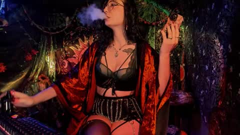 Lady Luna online show from November 2025 01:14:02 AM