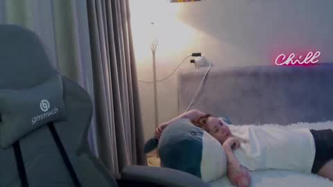 _lalune_ online show from February 2025 10:42:02 PM