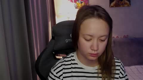 _lalune_ online show from September 2025 03:19:02 AM