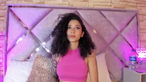 Lanna  online show from September 2025 04:01:01 AM