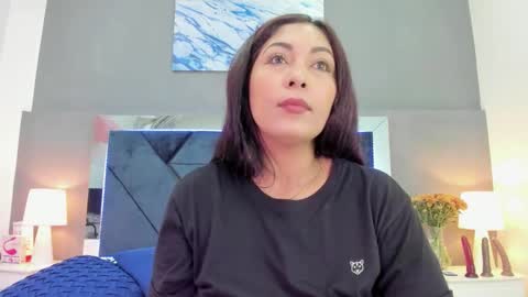 Lauralove online show from October 2025 04:29:02 PM