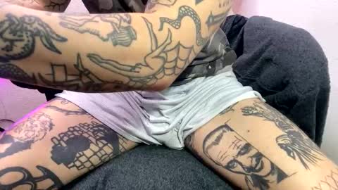 Snapshot of _layne chatting on October 2025 02:50:02 PM Layne online show from October 2025 02:50:02 PM