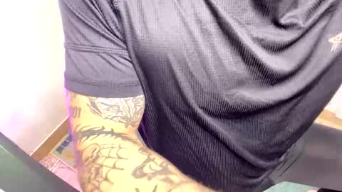 Snapshot of _layne chatting on November 2025 09:31:01 AM Layne online show from November 2025 09:31:01 AM