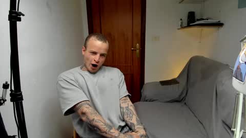Layne online show from April 2026 12:03:01 PM